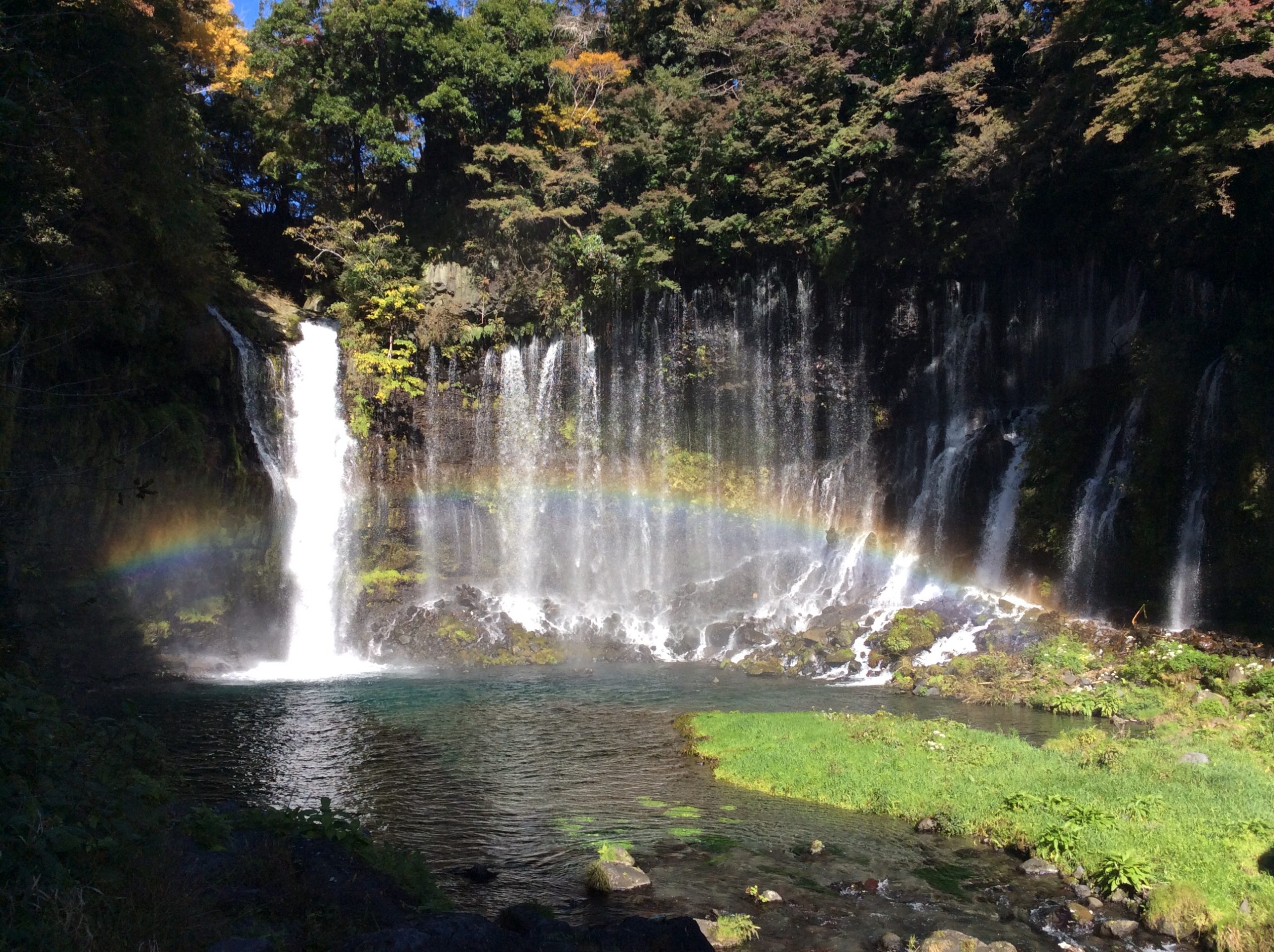 虹と白糸の滝